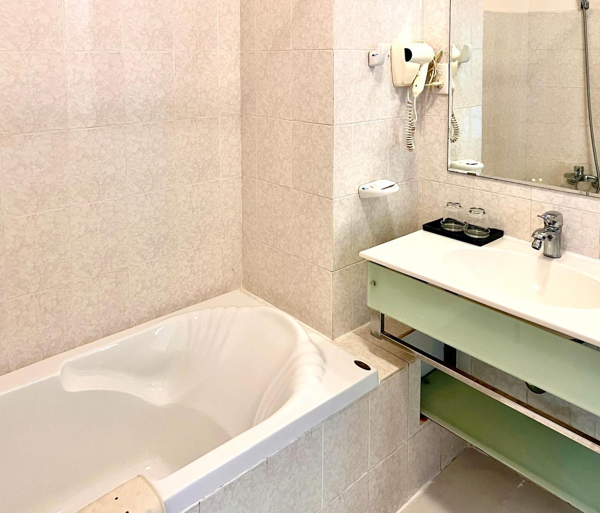 Chau Pho Hotel チャウドック エクステリア 写真