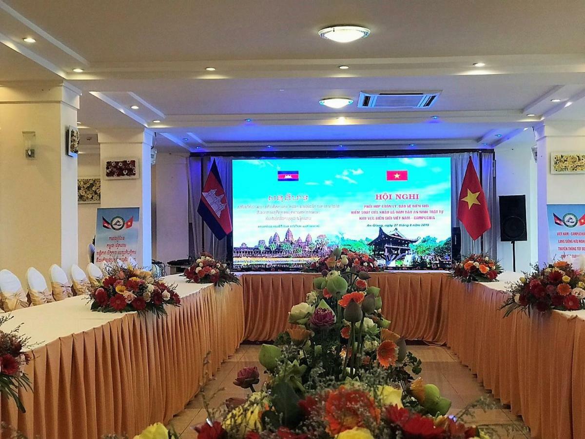 Chau Pho Hotel チャウドック エクステリア 写真